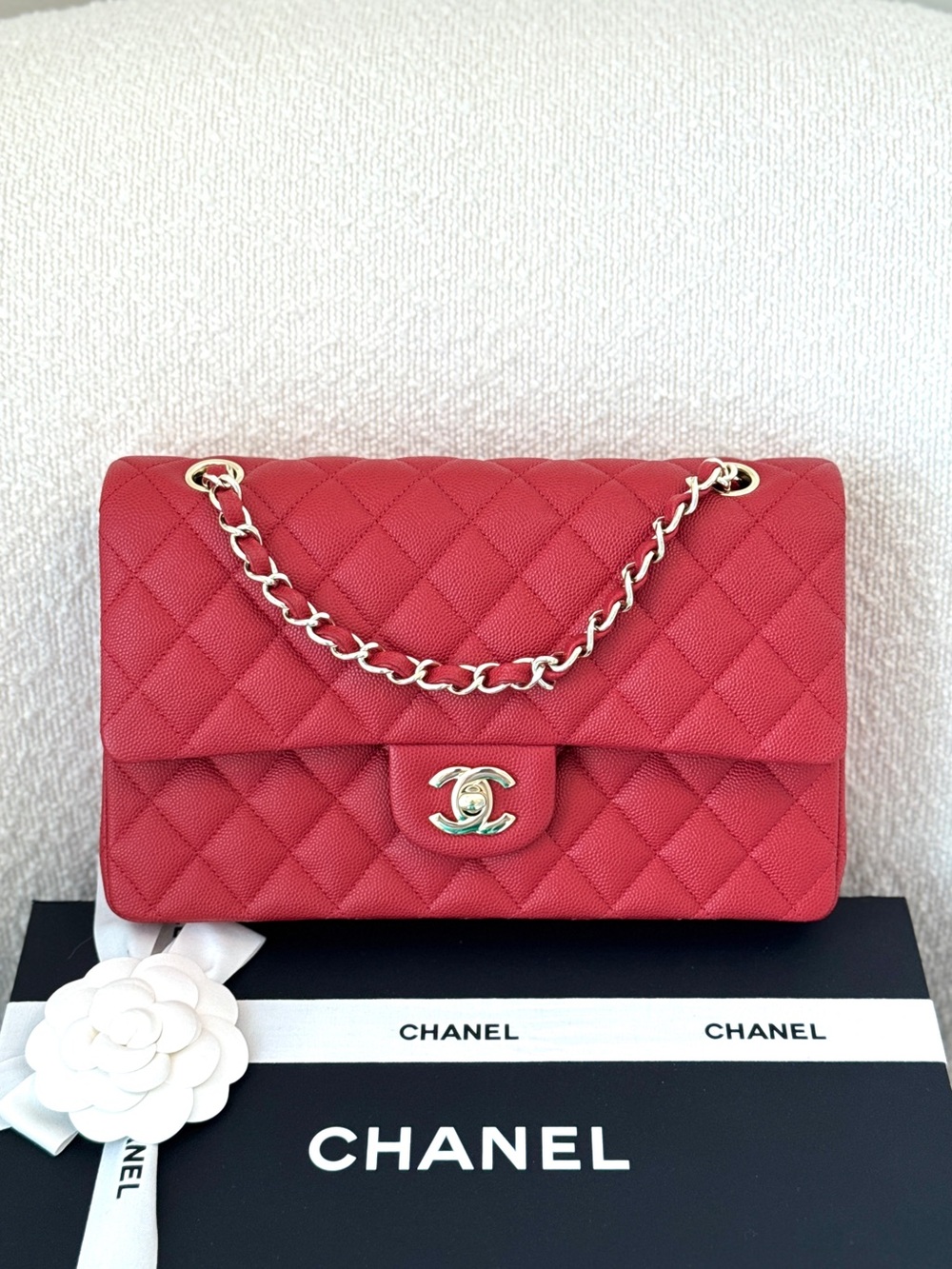 CHANEL 2022 Classic Double Flap Medium Grained Shiny Calfskin Handbag - Red